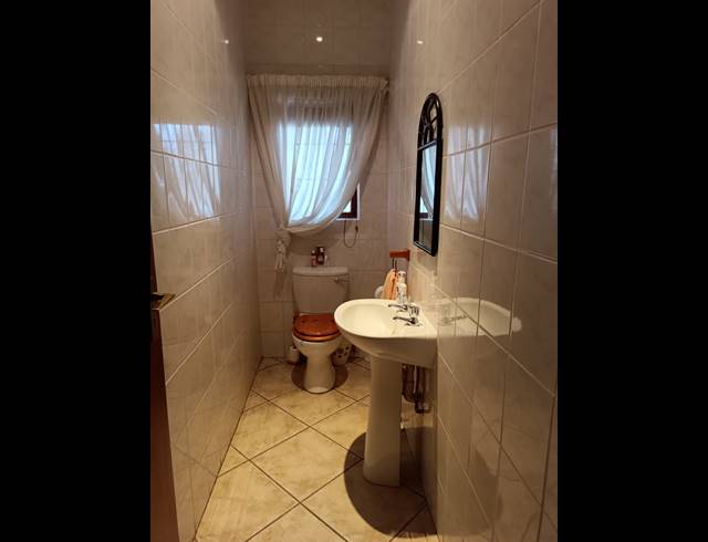 5 BEDROOM HOUSE FOR SALE IN SAFARI GARDENS